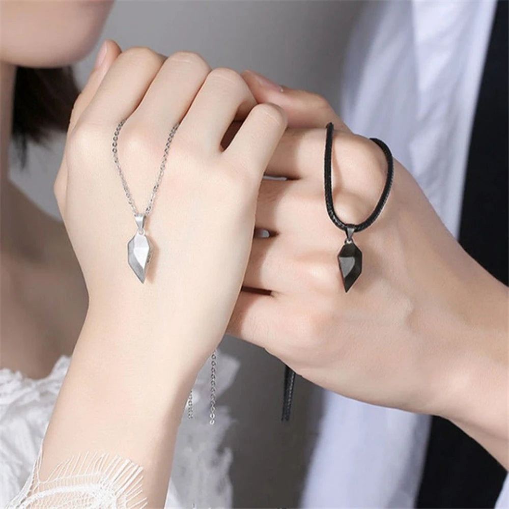 Stylish Couple Jewelry | Magnetic Heart Pendant Necklace