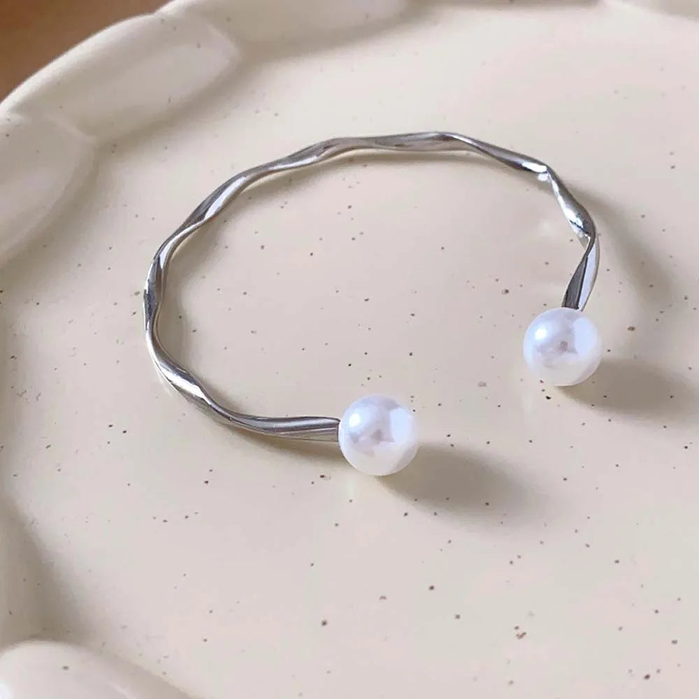 Gold and Silver Mobius Strip Bracelet | Unique Pearl Design